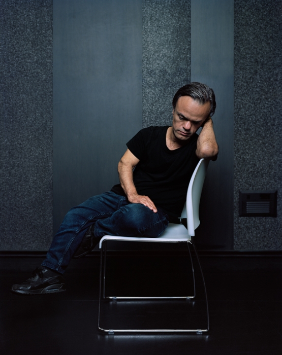 https://www.santiagoforero.com/files/gimgs/th-6_santiago-forero-self-portrait-chair-04.jpg