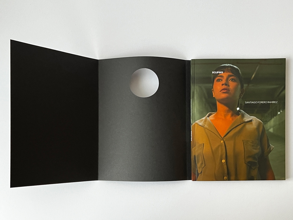 https://www.santiagoforero.com/files/gimgs/th-34_santiago-forero-eclipses-publication-03.jpg