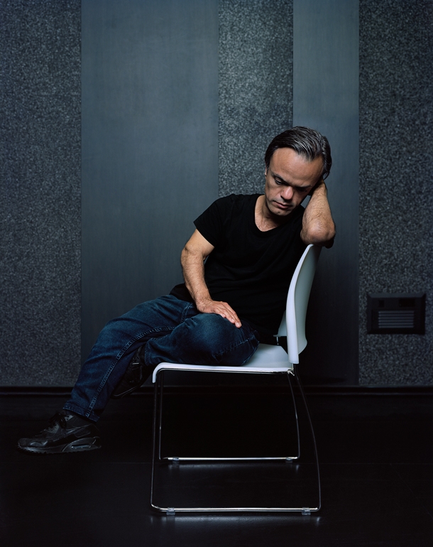 https://www.santiagoforero.com/files/gimgs/th-6_santiago-forero-self-portrait-chair-04.jpg