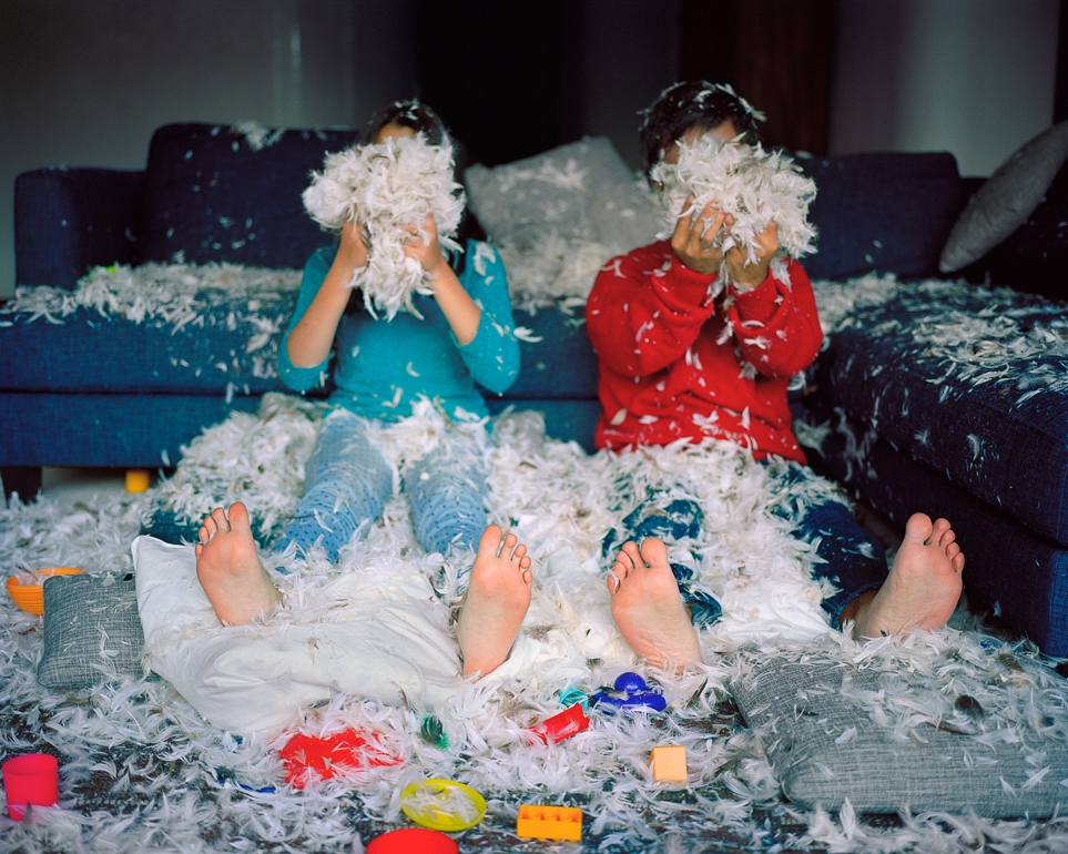 https://www.santiagoforero.com/files/gimgs/th-9_santiago-forero-story-about-friends-pillow-fight.jpg